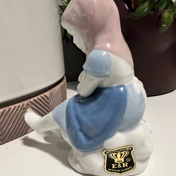 GEROLD PORZELLAN BAVARIA WEST GERMANY GIRL WITH BUTTERFLY FIGURINE - Picture 12 of 12